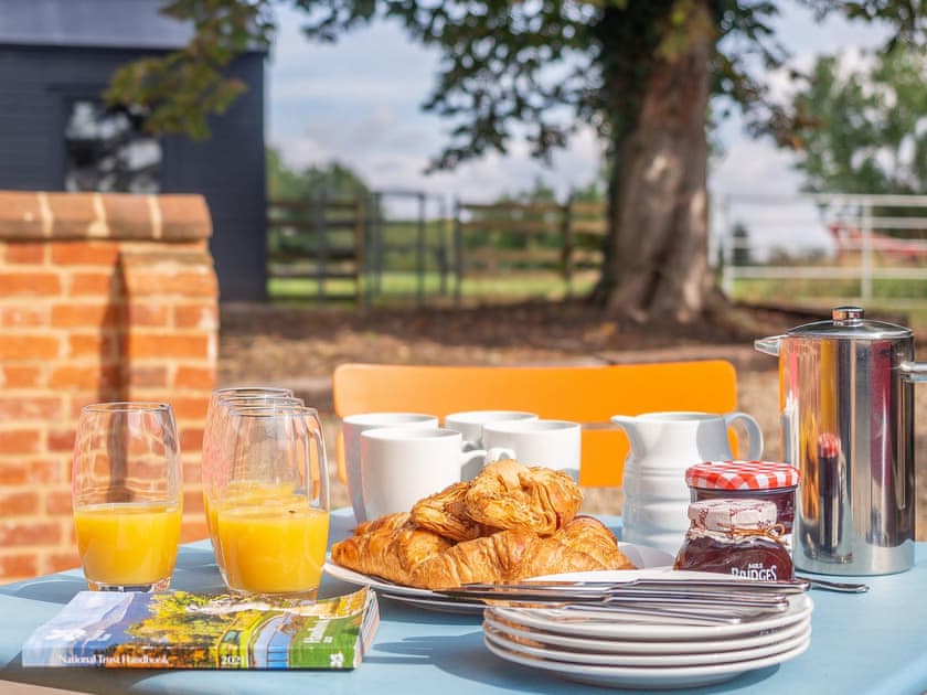 Outdoor area | Holt Coach House, Edwardstone