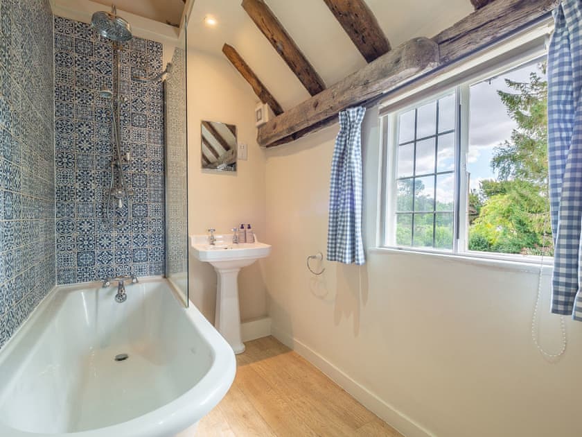 Bathroom | Bear Cottage, Nayland
