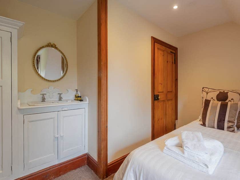 Double bedroom | Riverside Cottage - Bridge Cottage and Apartments, Brandon
