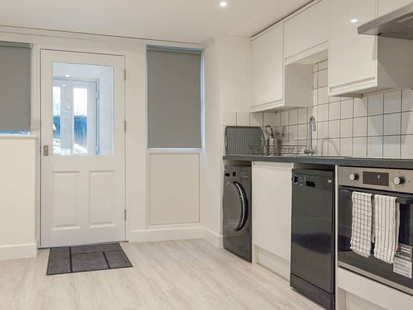 Kitchen/diner | Bridge Cottage and Apartments  - The Suffolk - Bridge Cottage and Apartments, Brandon