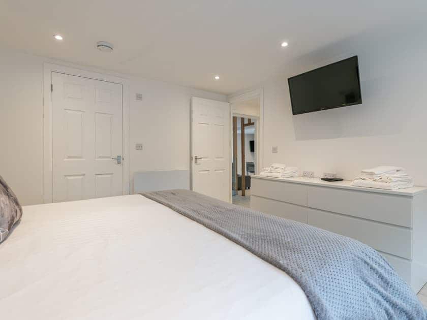 Double bedroom | The Norfolk - Bridge Cottage and Apartments, Brandon