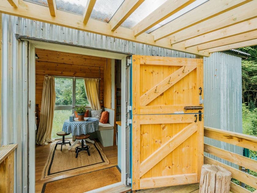 Exterior | Bustard Hut - Kingsettle Stud, Cholderton, near Salisbury