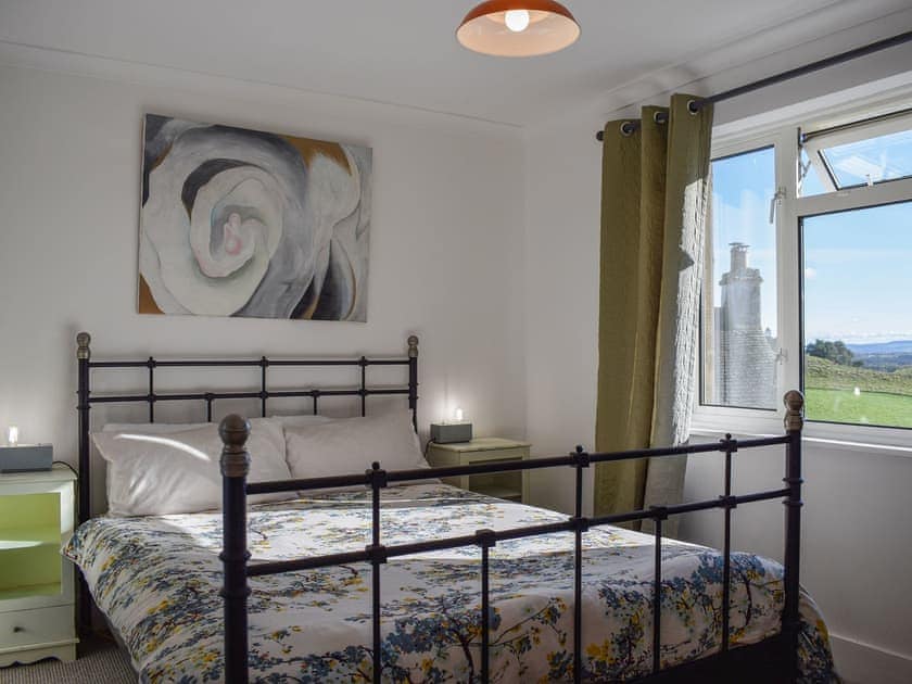 Double bedroom | Daisybank Cottage, Crieff