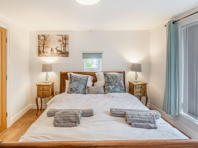 Master bedroom | Nurseries Cottage, Mumby
