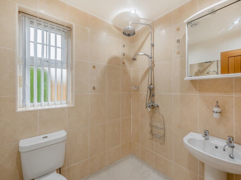 Shower room | Nurseries Cottage, Mumby