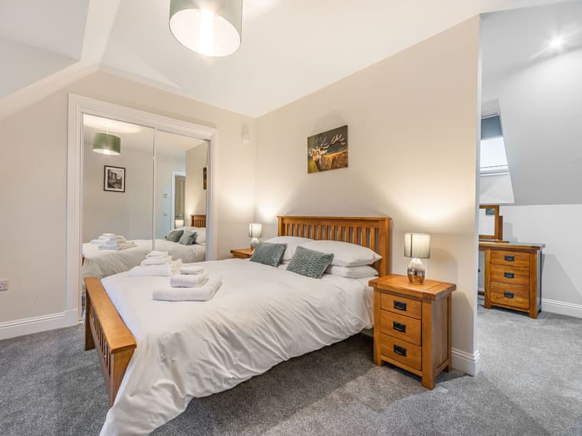 Master bedroom | Fiadh Ruadh - Gartclach Farm, Gartmore, near Stirling