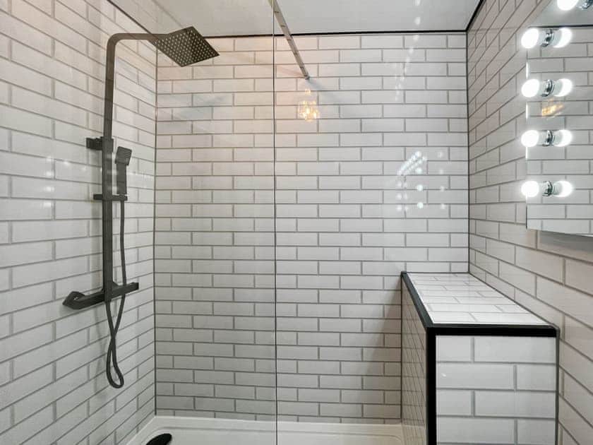 Shower room | Hartle - Harthill Hall, Alport, near Bakewell