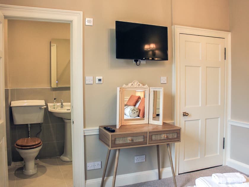Double bedroom | Lochieheads House, Auchtermuchty, near St Andrews