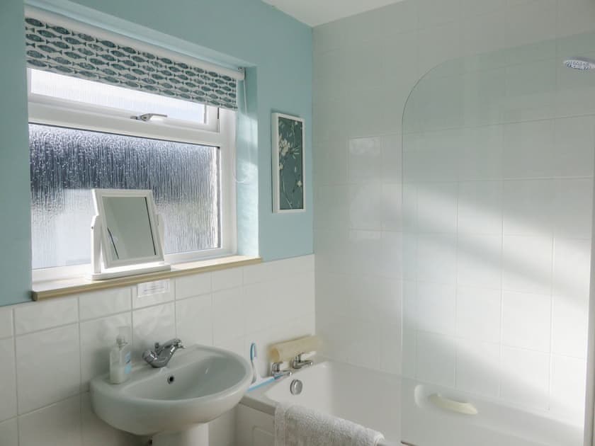 Bathroom | Heatherside, Portinscale near Keswick
