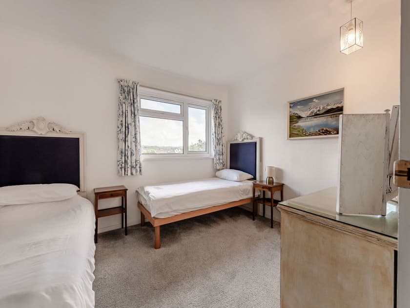 Twin bedroom | Five Bays View, Aberporth