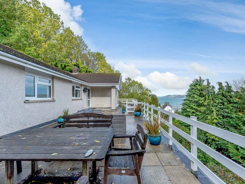 Outdoor area | Five Bays View, Aberporth
