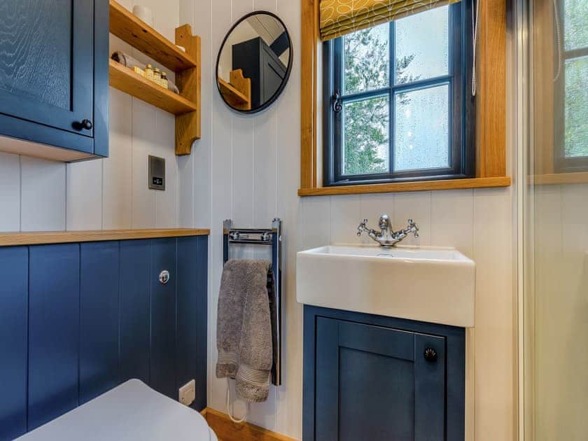 Shower room | The Dalesbred Hut - Hollow Hill Huts, Rathmell, near Settle
