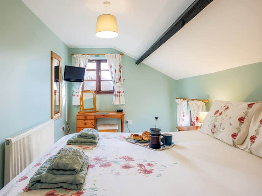 Kingsize bedroom  | Purbeck View - Holly Hedge Farm, Holly Hedge Farm