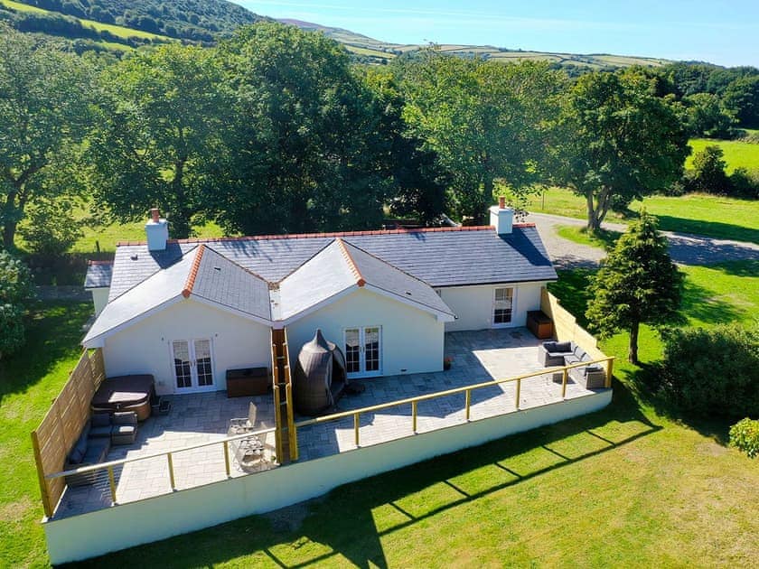 Exterior | Dragonfly Cottage - Ballavolley Cottages, Ballaugh