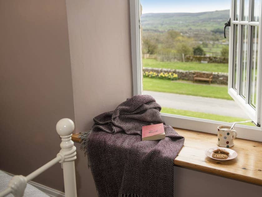 Double bedroom | Lawson’s Studio, Castle Bolton, near Leyburn