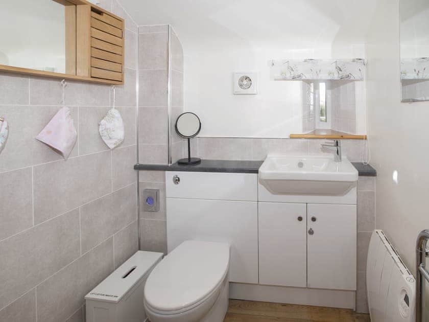 Shower room | Lawson’s Studio, Castle Bolton, near Leyburn