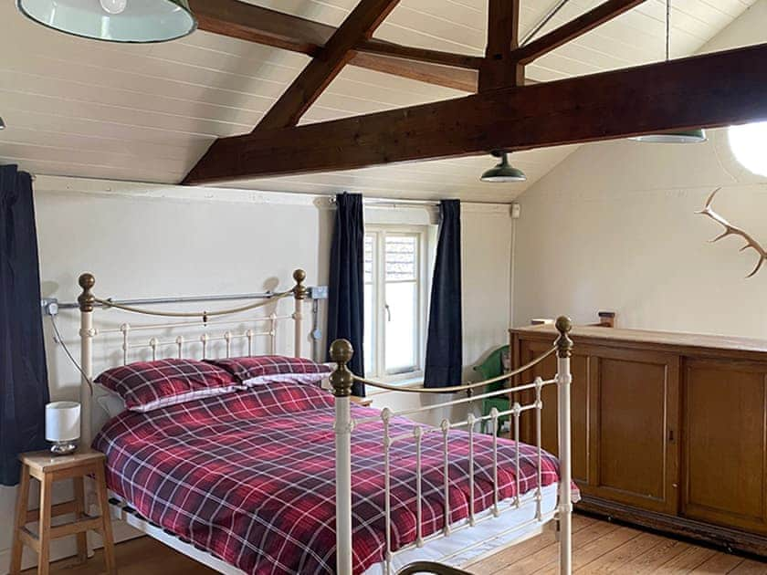 Double bedroom | Southfield Art Studio, Braunston, near Daventry