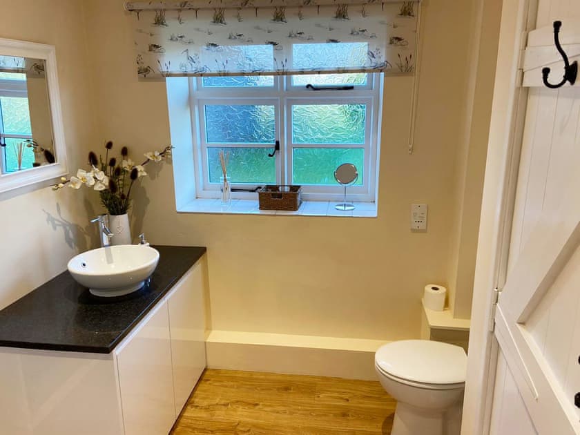 Bathroom | Hoarstone Cottage, Presteigne