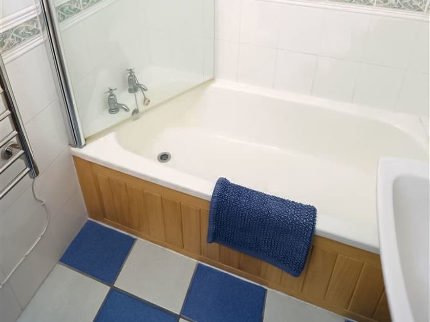 Bathroom | Harbour Flat, Porthmadog