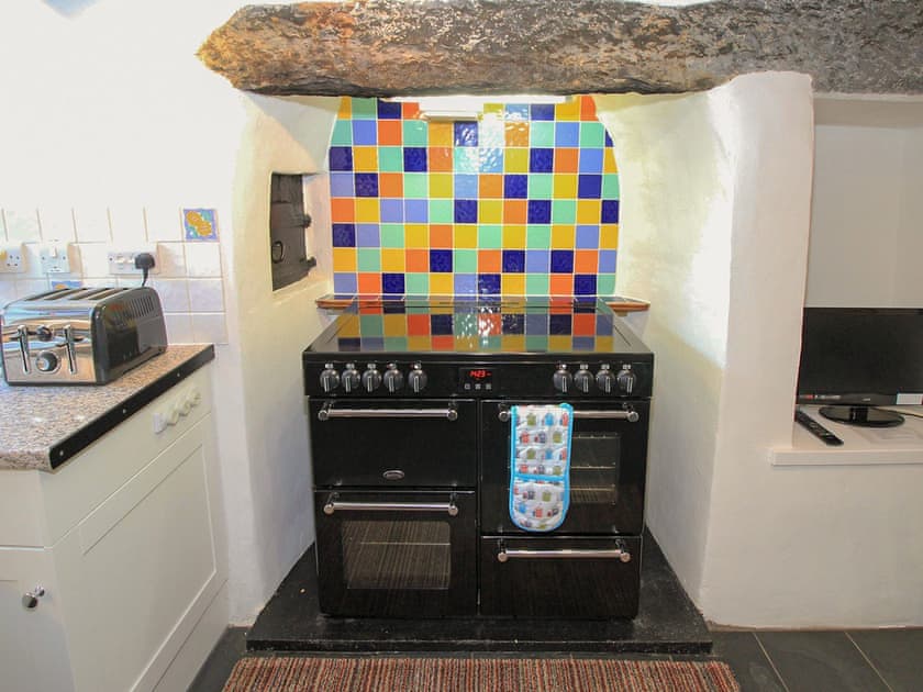 Kitchen/diner (middle ground floor level) | Former Farmhouse, Llanbedr
