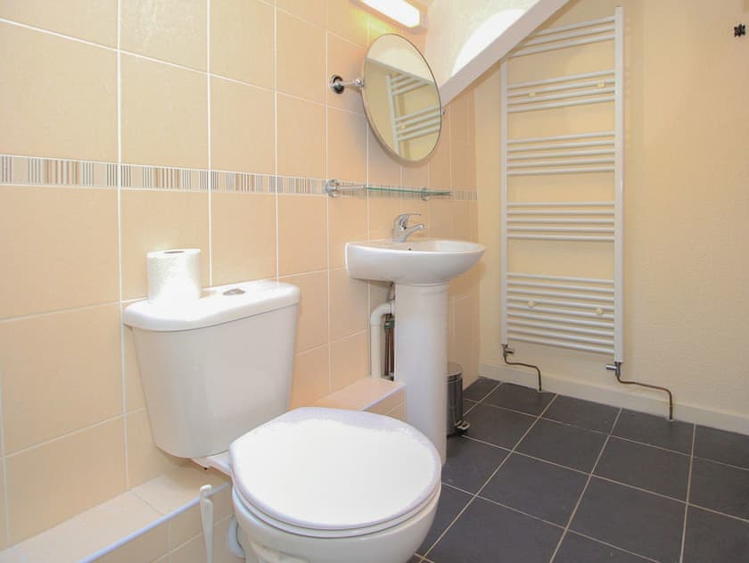 Shower room 1 - 1st floor | Former Farmhouse, Llanbedr