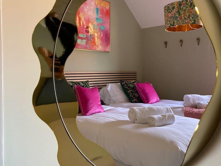 Twin bedroom | Walnut House - Ashlin Farm Barns, Dunholme, near Lincoln