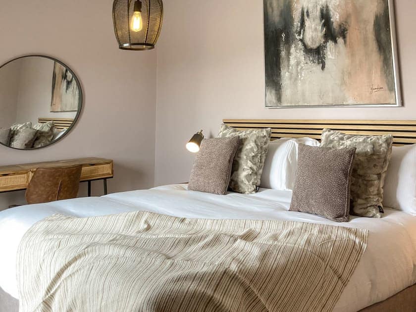 Double bedroom | Dragonfly Cottage - Ashlin Farm Barns, Dunholme, near Lincoln