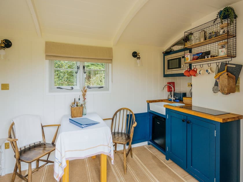 Interior | Lapwing Hut - Kingsettle Stud, Cholderton, near Salisbury