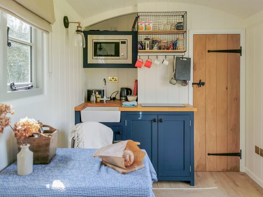 Interior | Lapwing Hut - Kingsettle Stud, Cholderton, near Salisbury
