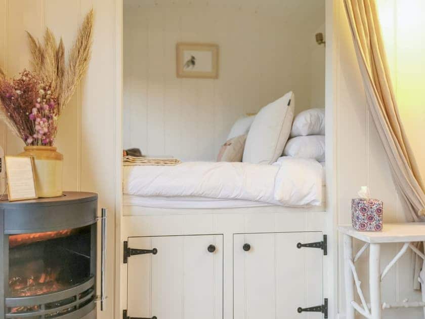 Interior | Lapwing Hut - Kingsettle Stud, Cholderton, near Salisbury