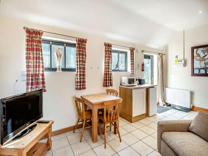 Open plan living space | The Tack Room - Poachers Hideaway, Belchford