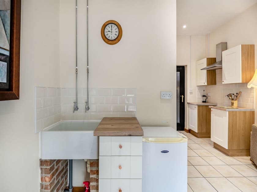 Open plan living space | The Tack Room - Poachers Hideaway, Belchford