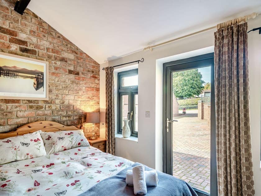 Double bedroom | The Tack Room - Poachers Hideaway, Belchford