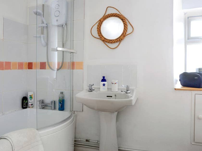 Bathroom | Tremar, Newtown