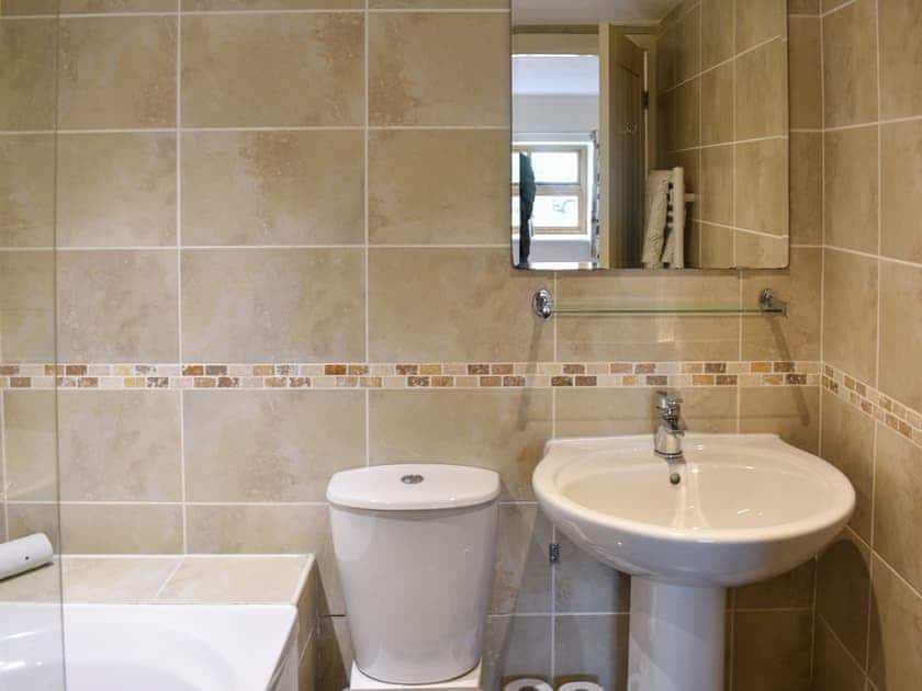 En-suite | Old Corner Barn - Greenah Cragg, Matterdale End