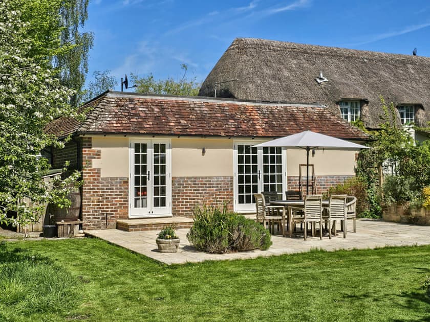 Exterior | Duck Cottage, Winterbourne Dauntsey, near Salisbury