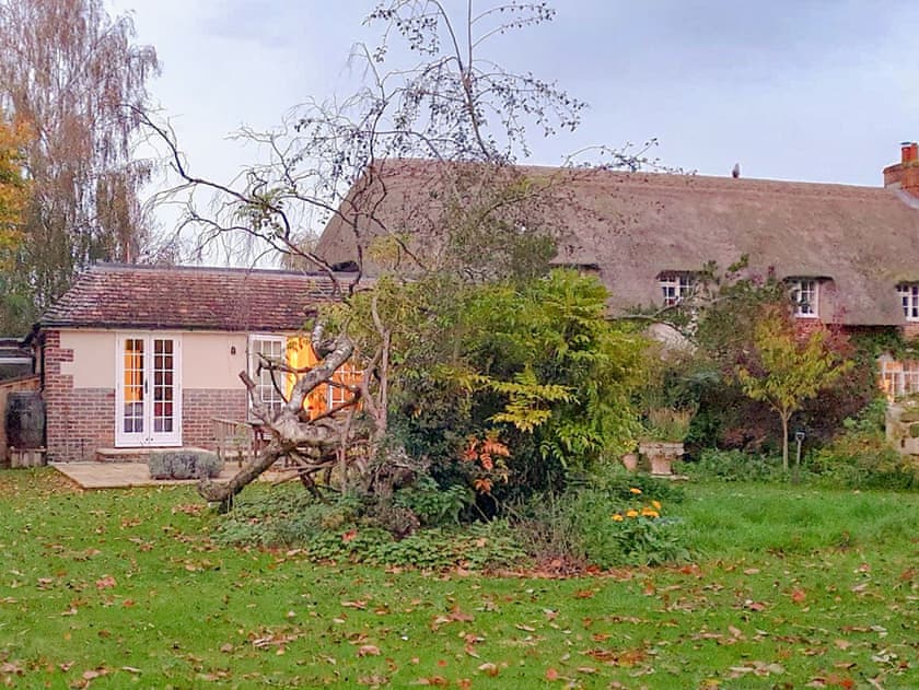 Exterior | Duck Cottage, Winterbourne Dauntsey, near Salisbury