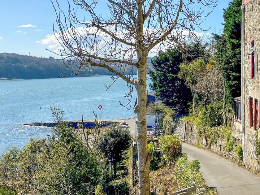 Setting | Stanton, Menai Bridge