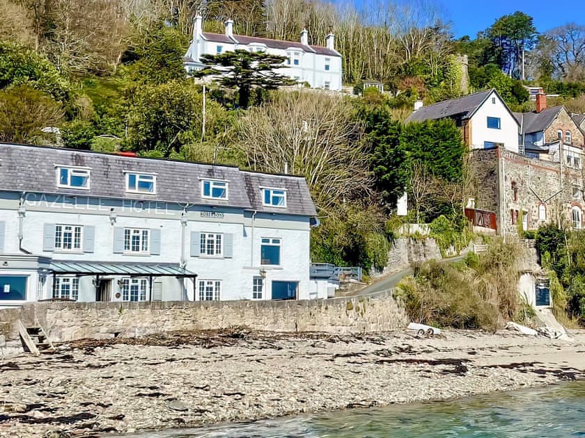 Setting | Stanton, Menai Bridge