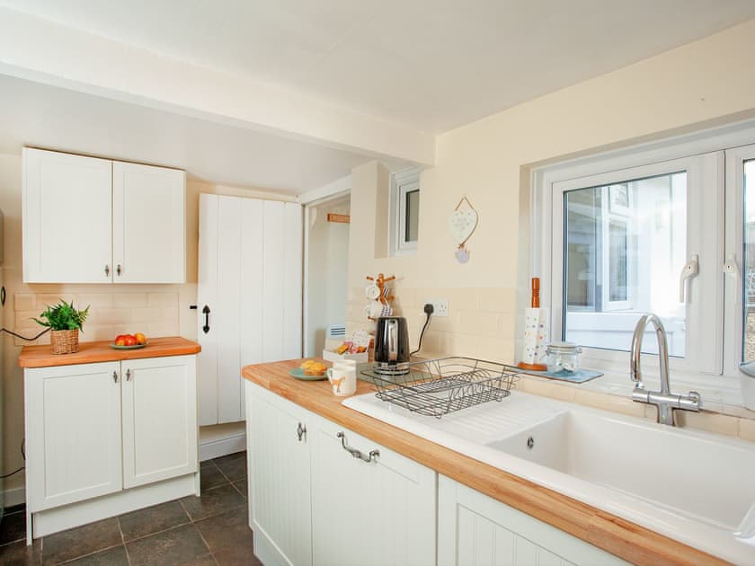 Kitchen | Otters Cottage, Ottery St Mary