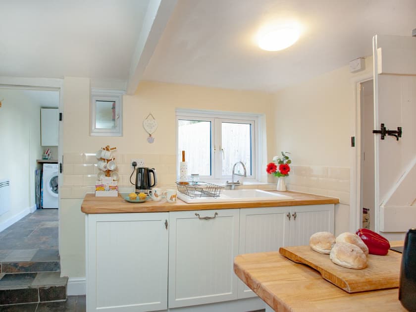Kitchen | Otters Cottage, Ottery St Mary
