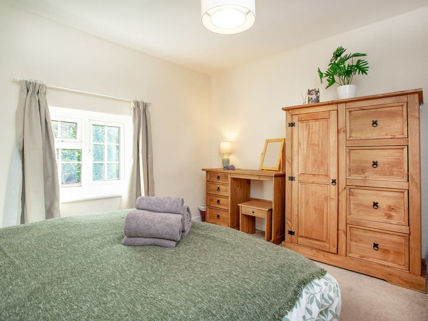 Double bedroom | Otters Cottage, Ottery St Mary