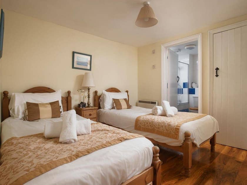 Twin bedroom | Lark - Champernhayes, Wooton Fitzpaine, near Charmouth