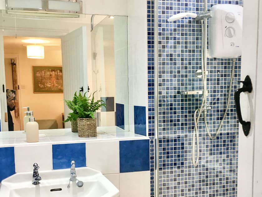 Shower room | Blackbird - Champernhayes, Wooton Fitzpaine, near Charmouth