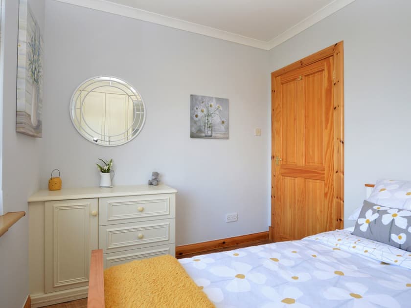 Single bedroom | Bay View, Inverneill, near Tarbert