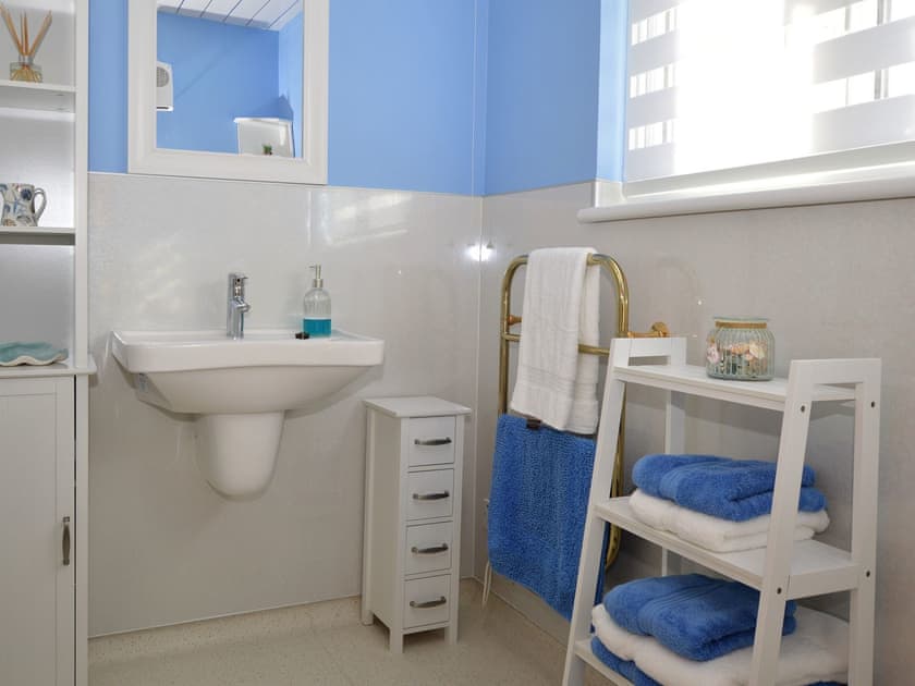 Bathroom | Bay View, Inverneill, near Tarbert
