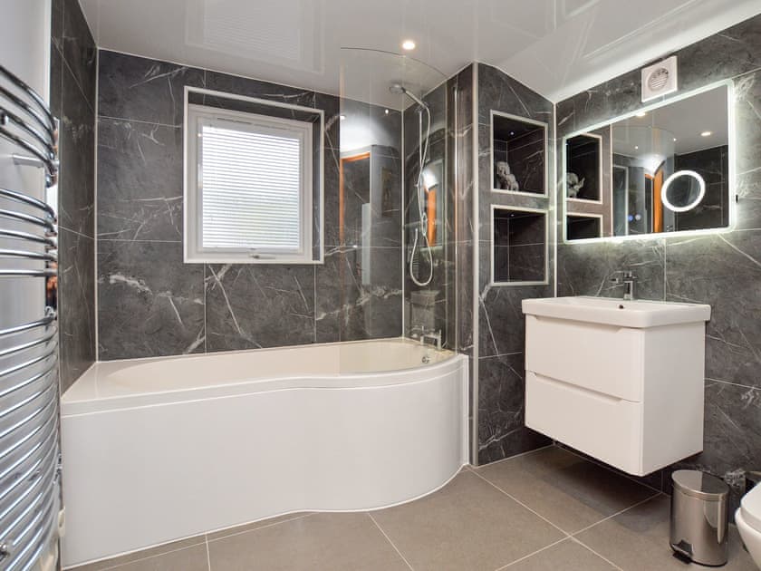 Bathroom | Chapelton Cottage, Strachur 