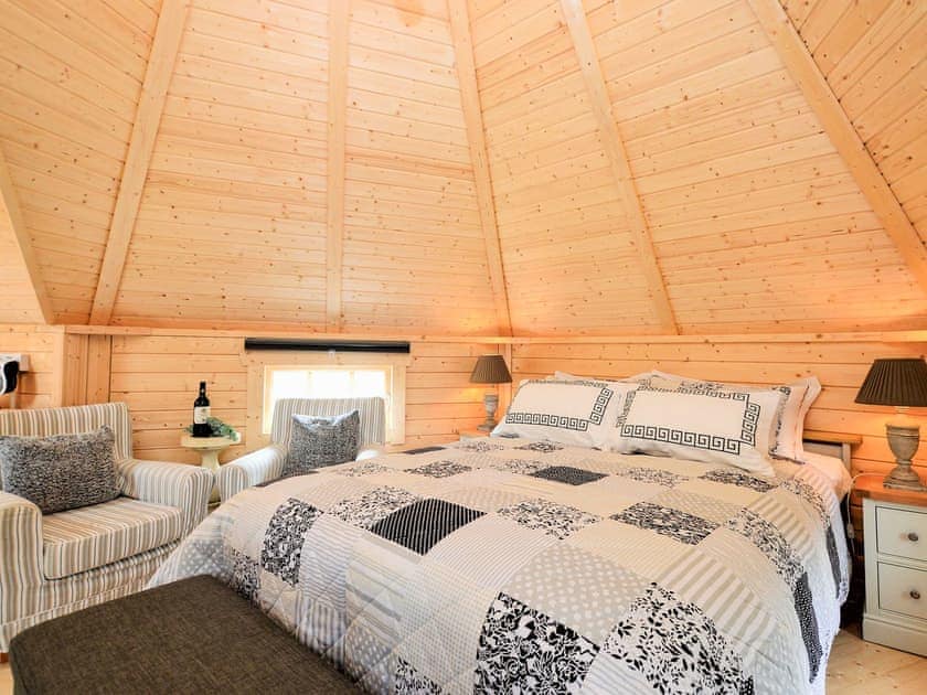 Open plan living space | Seal Point Cabin, Cairndow