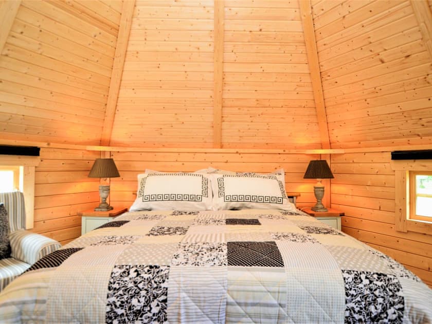 Open plan living space | Seal Point Cabin, Cairndow
