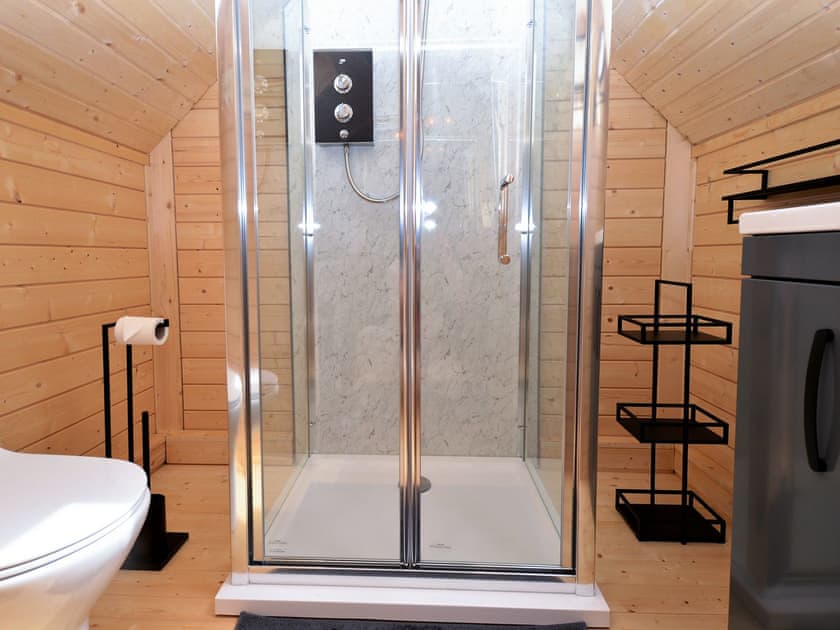 Shower room | Seal Point Cabin, Cairndow